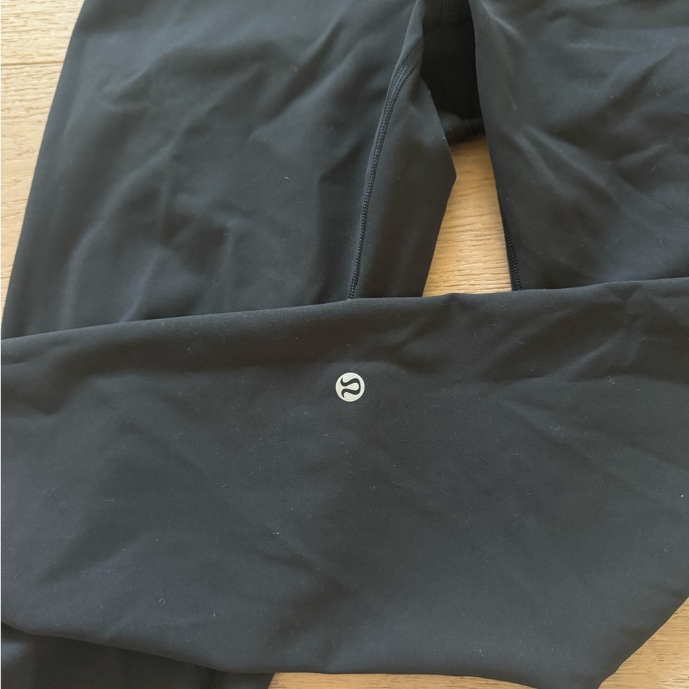 Lululemon wundertrain 28 inch black legging. No pockets. Size 12
